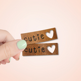 1 Kunstlederlabel "cutie"