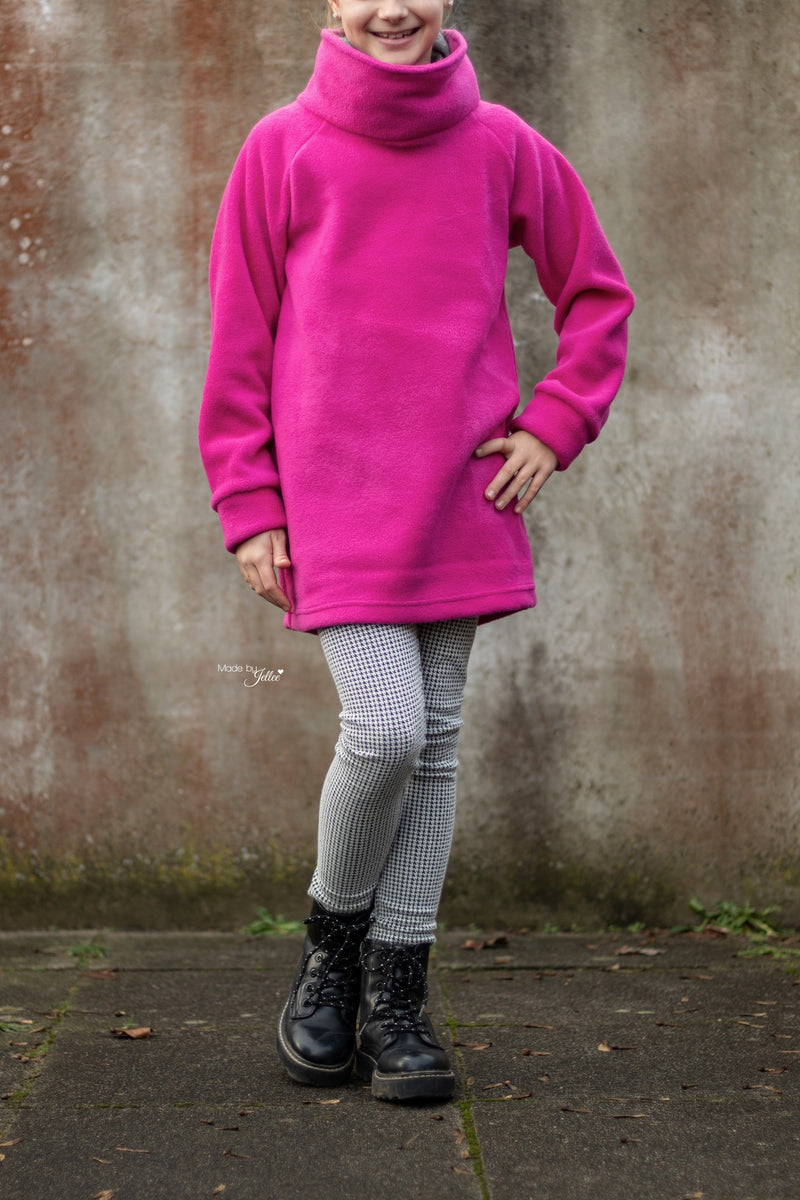 SnuggShell- A cozy and outdoor raglan hoodie