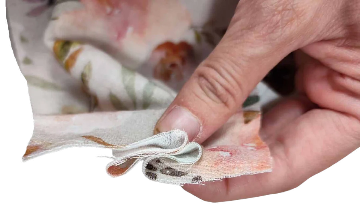 Folding pleats on the short end of the headband